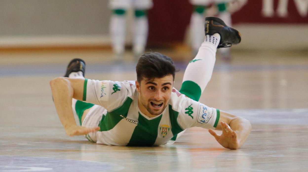 El joven jugador del Córdoba Futsal César