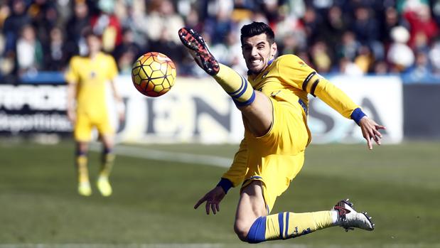 El Córdoba CF ficha a Fernando Román (oficial)