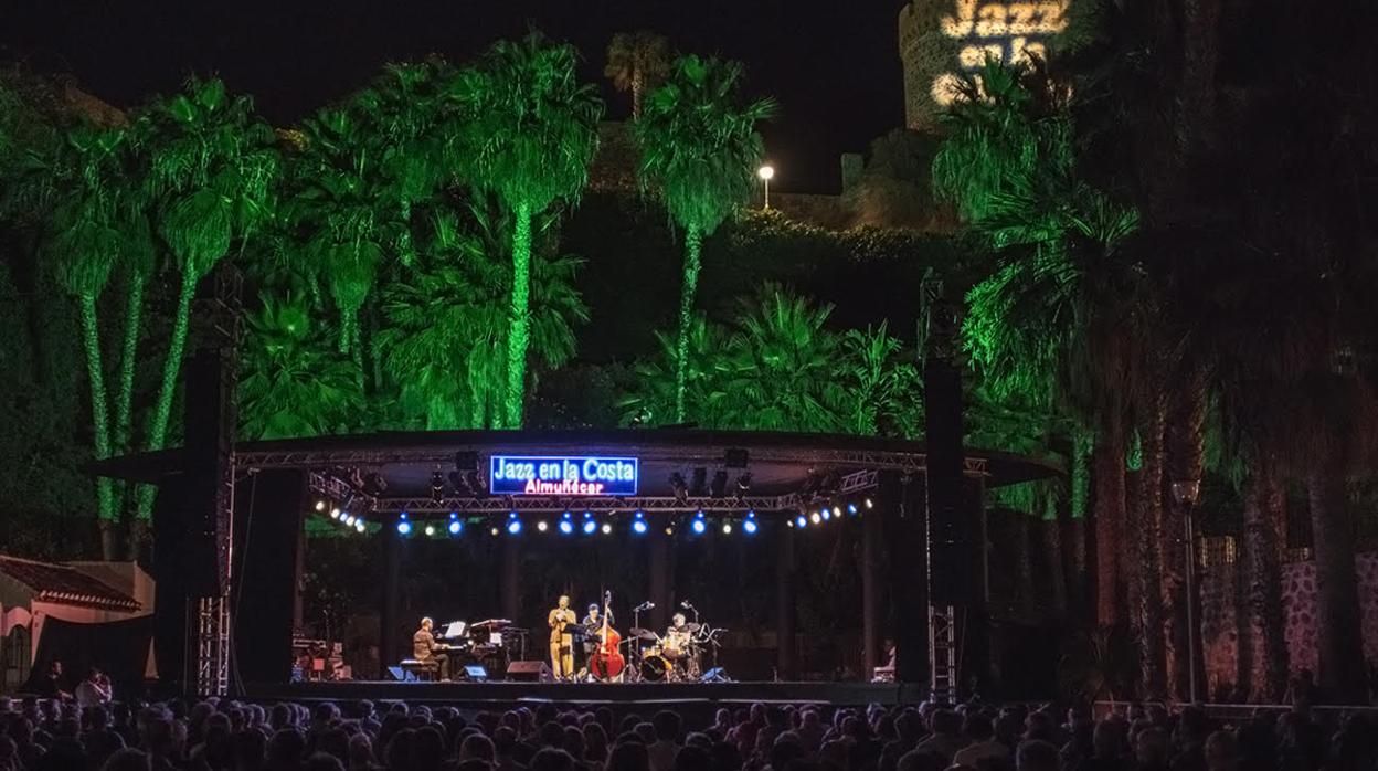 El Festival de Jazz en la Costa se celebra cada año en el Parque del Majuelo de Almuñécar.