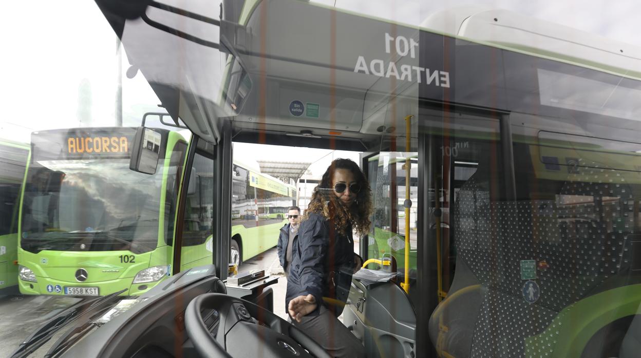 Un autobús propulsado a gas de Aucorsa