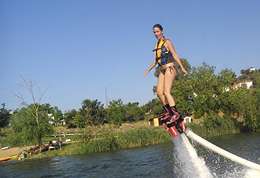 El «Flyboard» es una de las últimas tendencias en deportes de aventura