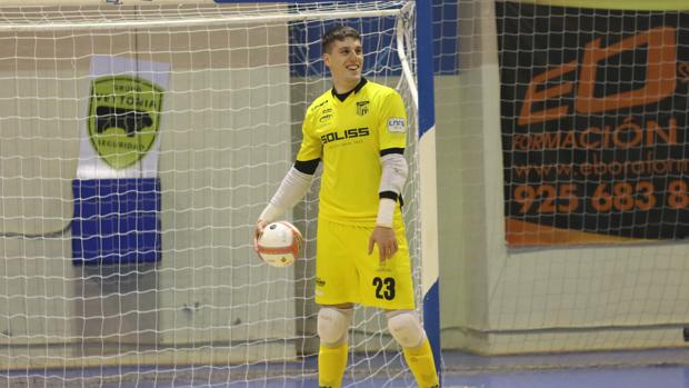 Gonzalo cierra la portería del Córdoba Futsal