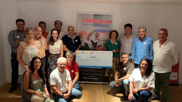 La hermandad del Rocío de Córdoba muestra su cara más solidaria con la Asociación ANDEX