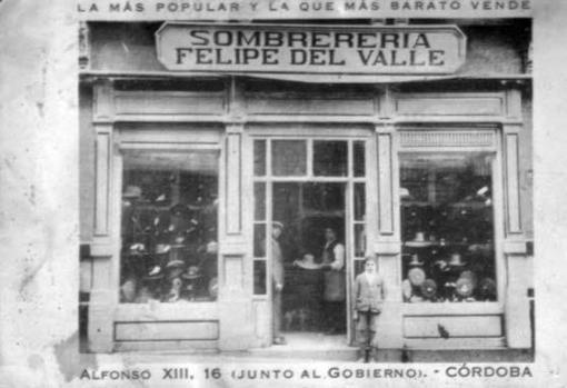 Sombrerería de Felipe del Valle en la calle Alfonos XIII (1932)