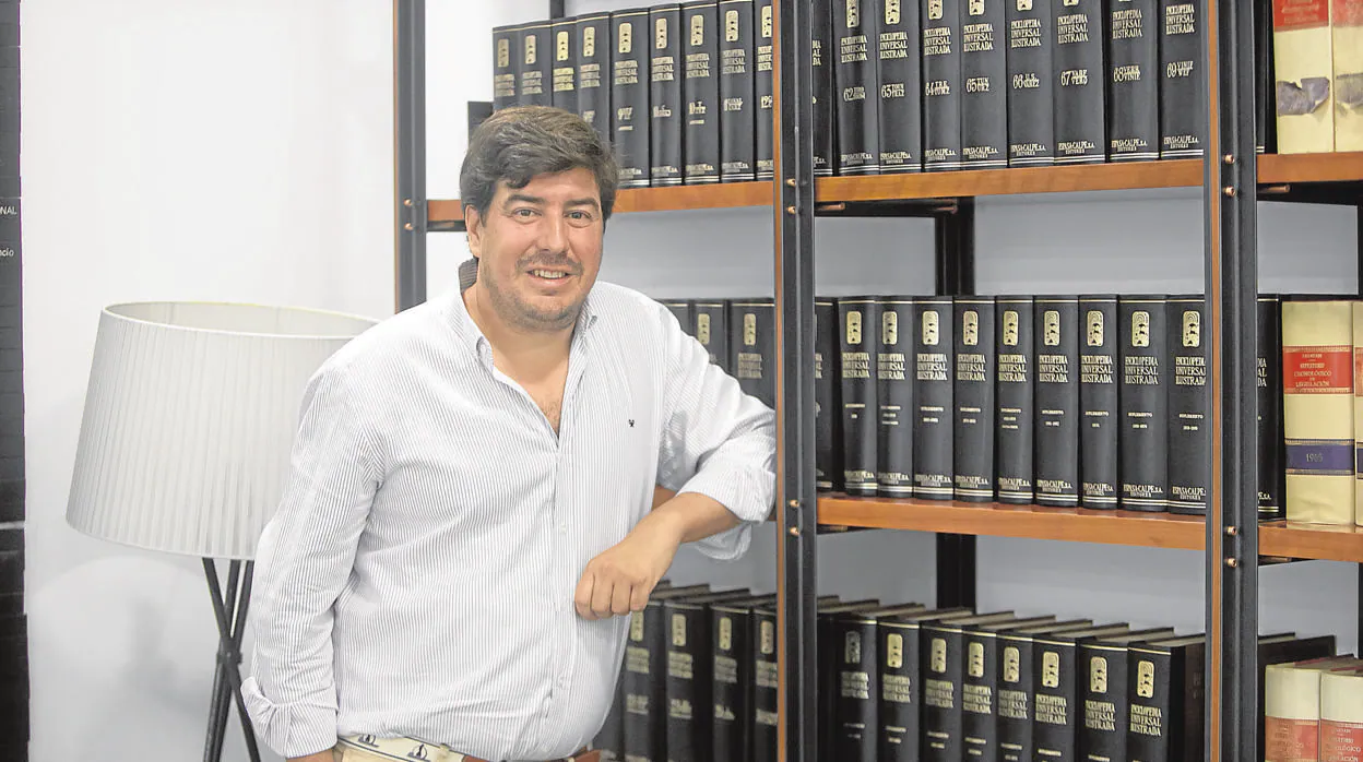 Jesús Coca, en su despacho de abogado de Córdoba