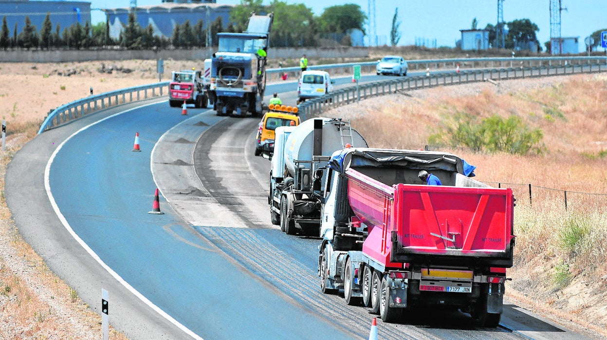 Obras de asfaltado en la Variante Sur de Pozoblanco