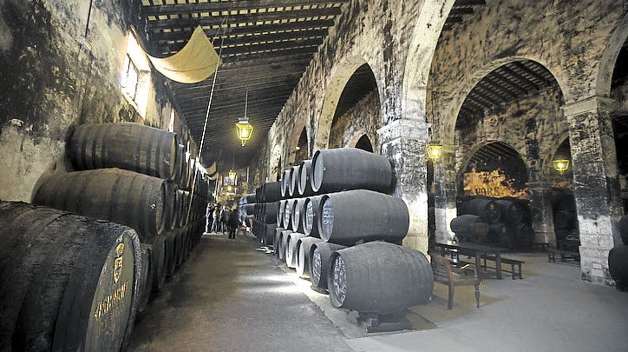 Interior de una de las bodegas portuenses que se pueden visitar