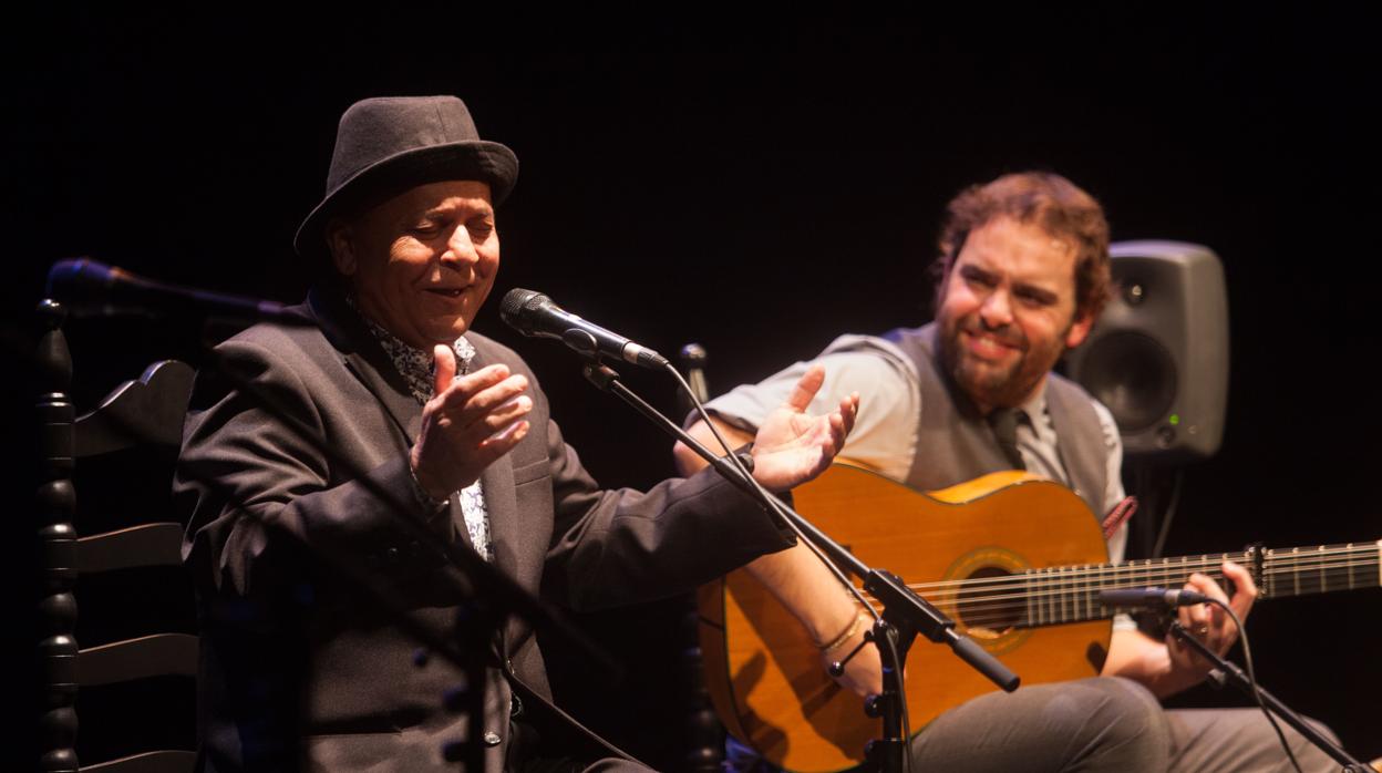 El Pele en un concierto junto a Dani de Moron