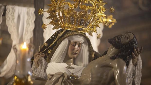 Las Angustias y la singularidad de ser la única Virgen en la magna