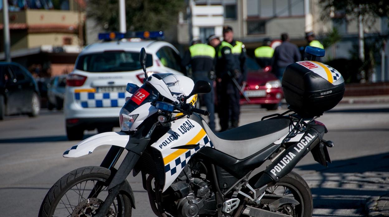 Imagen de un control de la Policía Local en La Línea de la Concepción