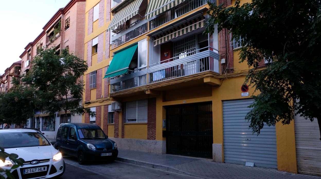 Fachada de la vivienda donde ocurrieron los hechos el pasado sábado en Huerta de la Reina