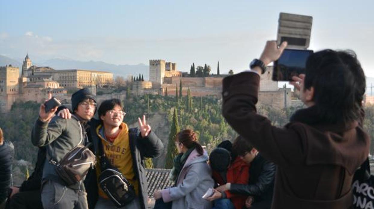 La Alhambra de Granada baate año tras año sus cifras de venta de entradas
