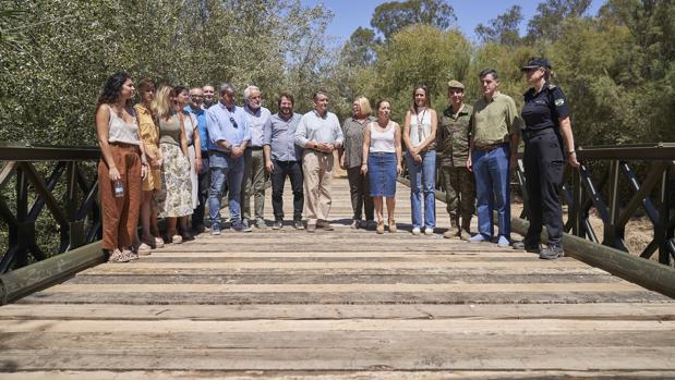 El Ejército de Tierra entrega a Almonte un puente militar adicional al de Los Olivarejos