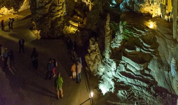 La Cueva de Nerja echa el telón de los espectáculos para evitar su deterioro