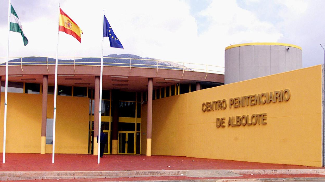 Un interno habría acoplado dos colchones en la puerta de la celda para impedir el acceso de los funcionarios