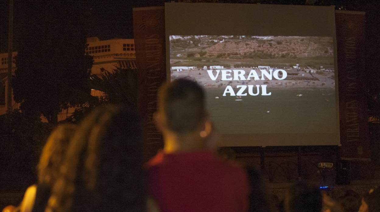 Nerja celebra los 40 años del inicio del rodaje de Verano Azul emitiendo seis capítulos