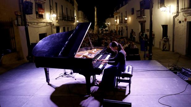 El Festival Internacional de Piano ofrecerá conciertos en la planta superior de los autobuses turísticos de Córdoba