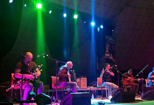 Uno de los grupos Stolen Notes que ofrece concierto en Jerez