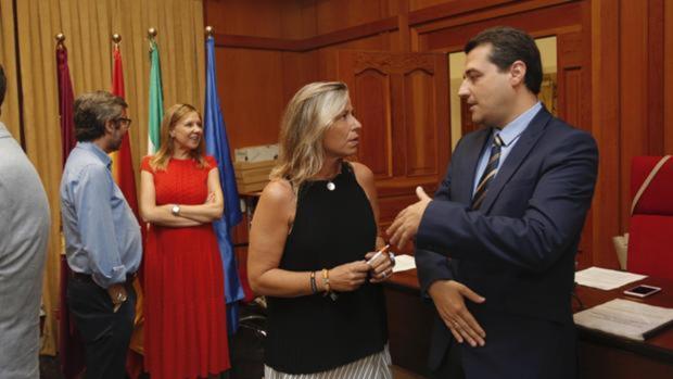 El alcalde de Córdoba aprieta a Vox: «Sus votantes no quieren mantener la presión fiscal que había con IU»