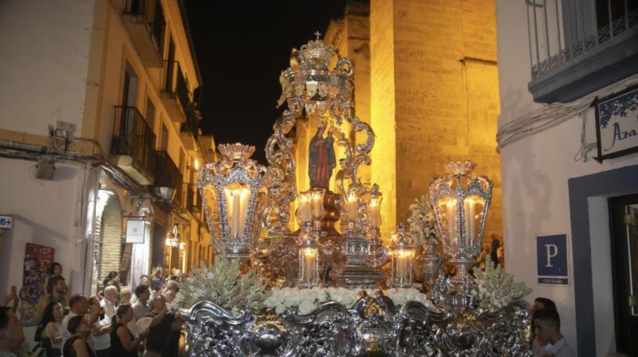 La Virgen de la Fuensanta, recorriendo las calles de la ciudad