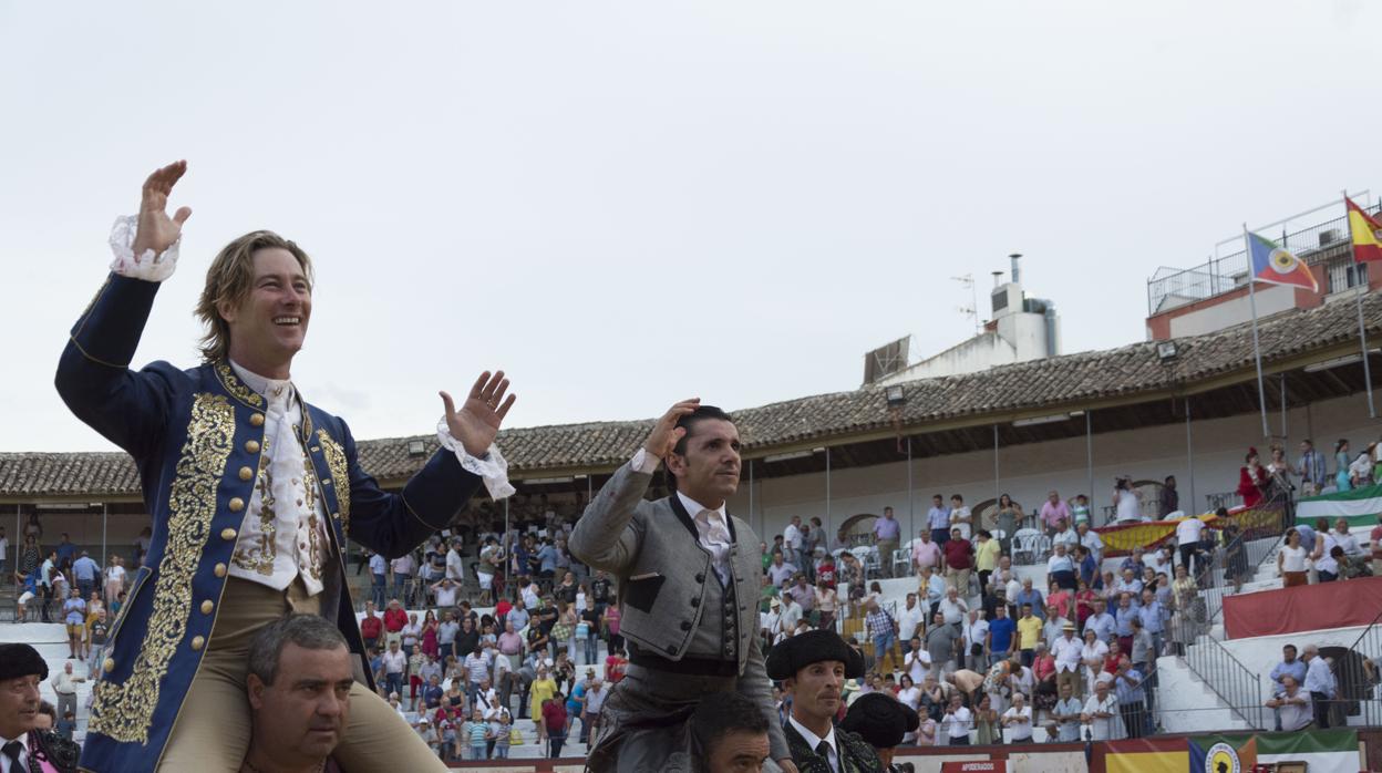 Rui Fernandes y Diego Ventura, a hombros en el coso egabrense