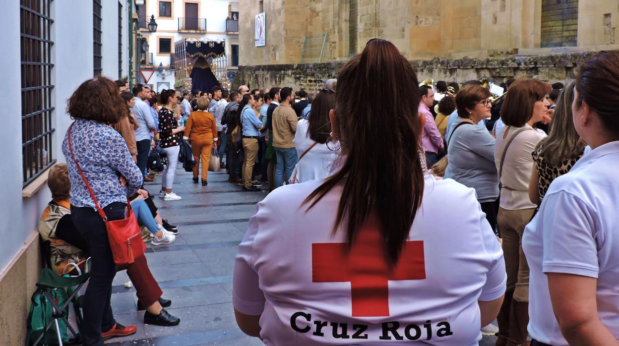 Asistentes de Cruz Roja el pasado Domingo de Ramos