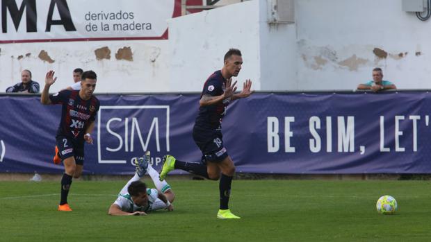 El Córdoba salva un punto en el sprint final ante el Yeclano