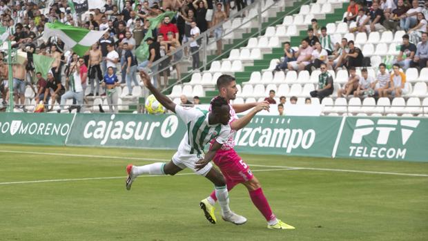 Owusu estrena cuenta goleadora con el Córdoba