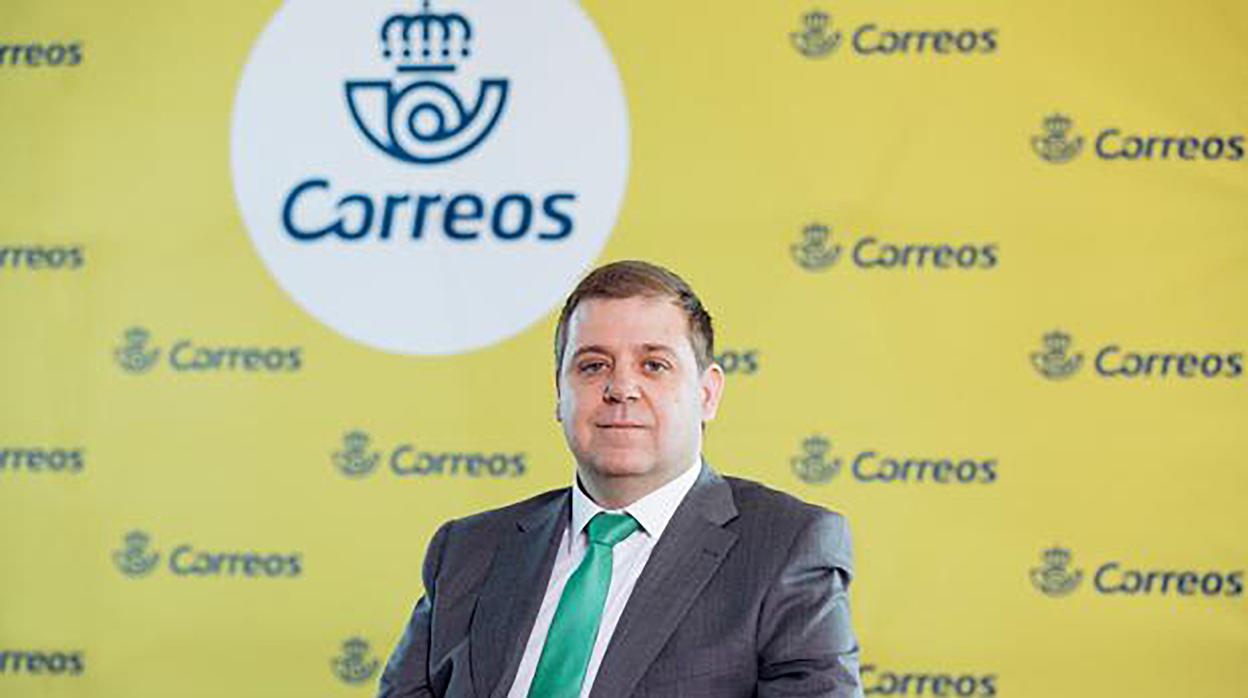 El presidente de Correos, Juan Manuel Serrano