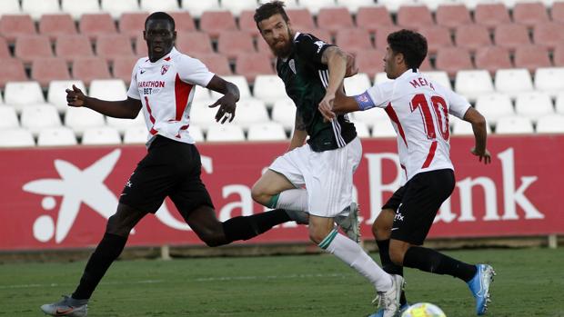 El Córdoba se lleva el primer palo del curso ante el Sevilla Atlético
