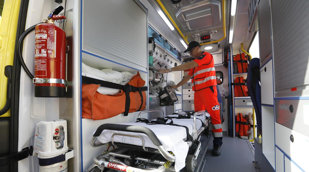 Interior de una ambulancia del 061