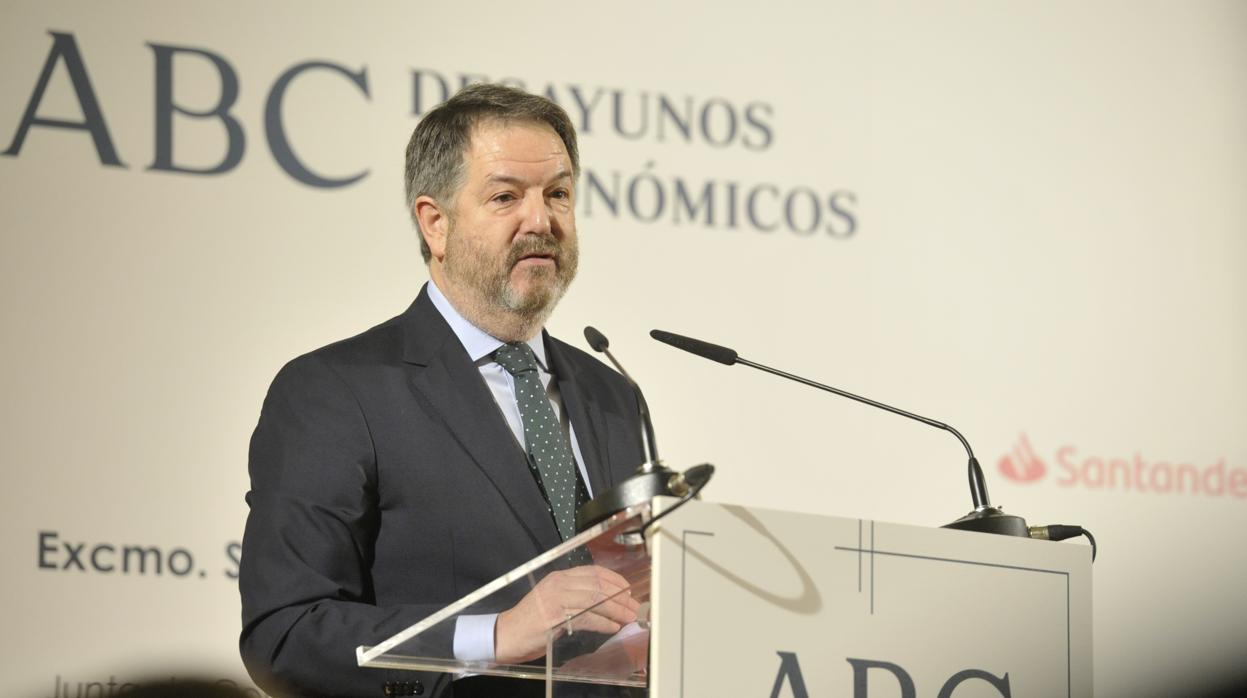 El director de ABC durante una ponencia