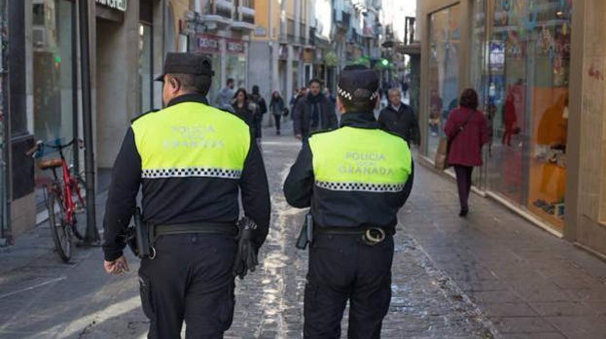 La Policía Local de Granada detuvo a los jóvenes en las proximidades del río Genil.