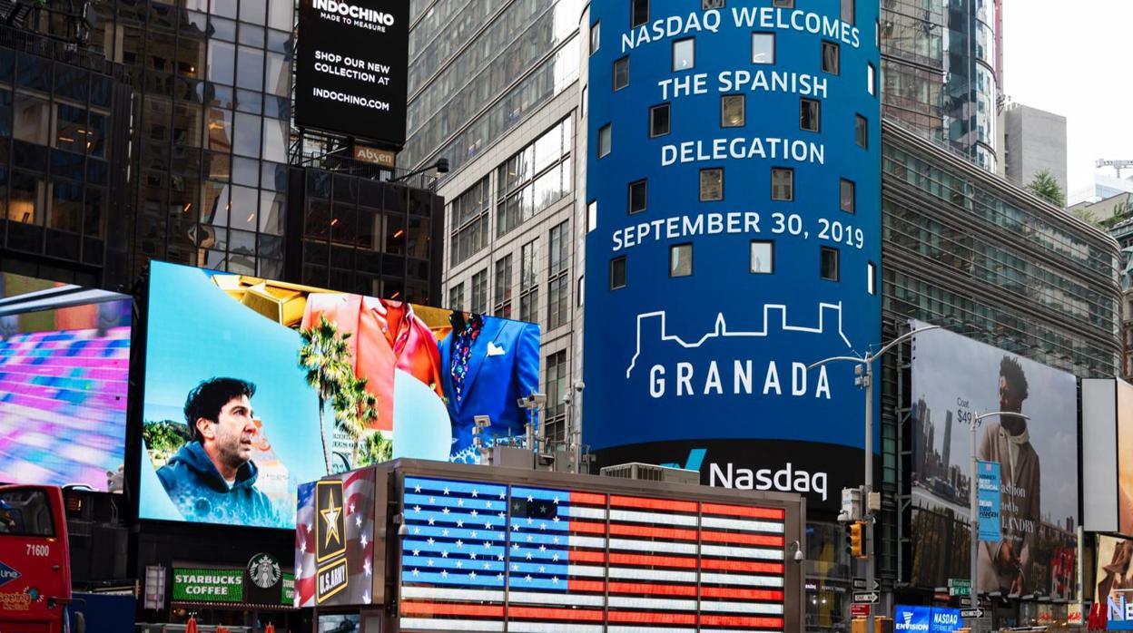 Cartel de bienvenida del Nasdaq, la segunda bolsa de EEUU, a la delegación granadina en Nueva York.