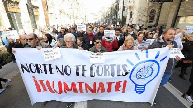 Cortes de luz en Granada: la Junta de Andalucía exige a Endesa una auditoría de sus instalaciones en Norte