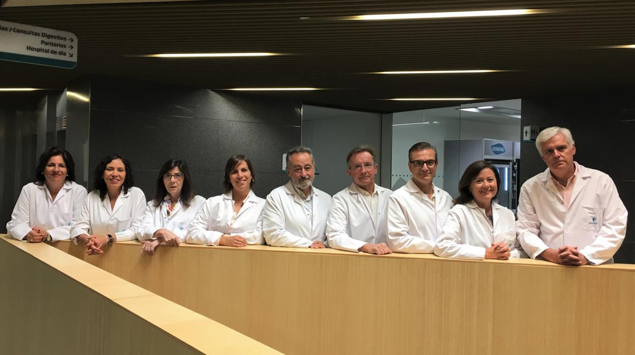 Imagen de los profesionales que componen la Unidad Integral de Mama del Hospital Quirónsalud Córdoba