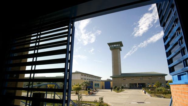 Una reyerta entre más de 20 presos de la cárcel de Córdoba deja cuatro heridos