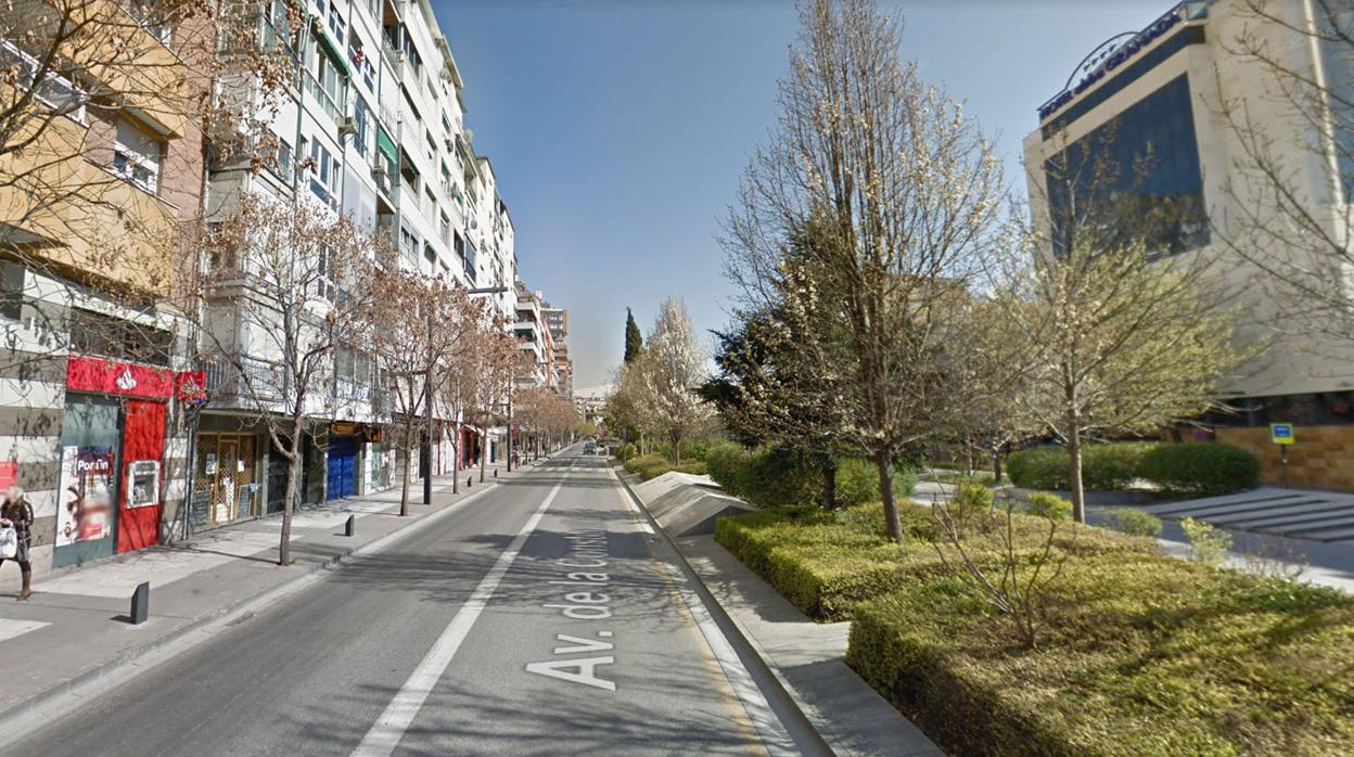 La avenida de la Constitución de Granada, donde se produjo la persecución