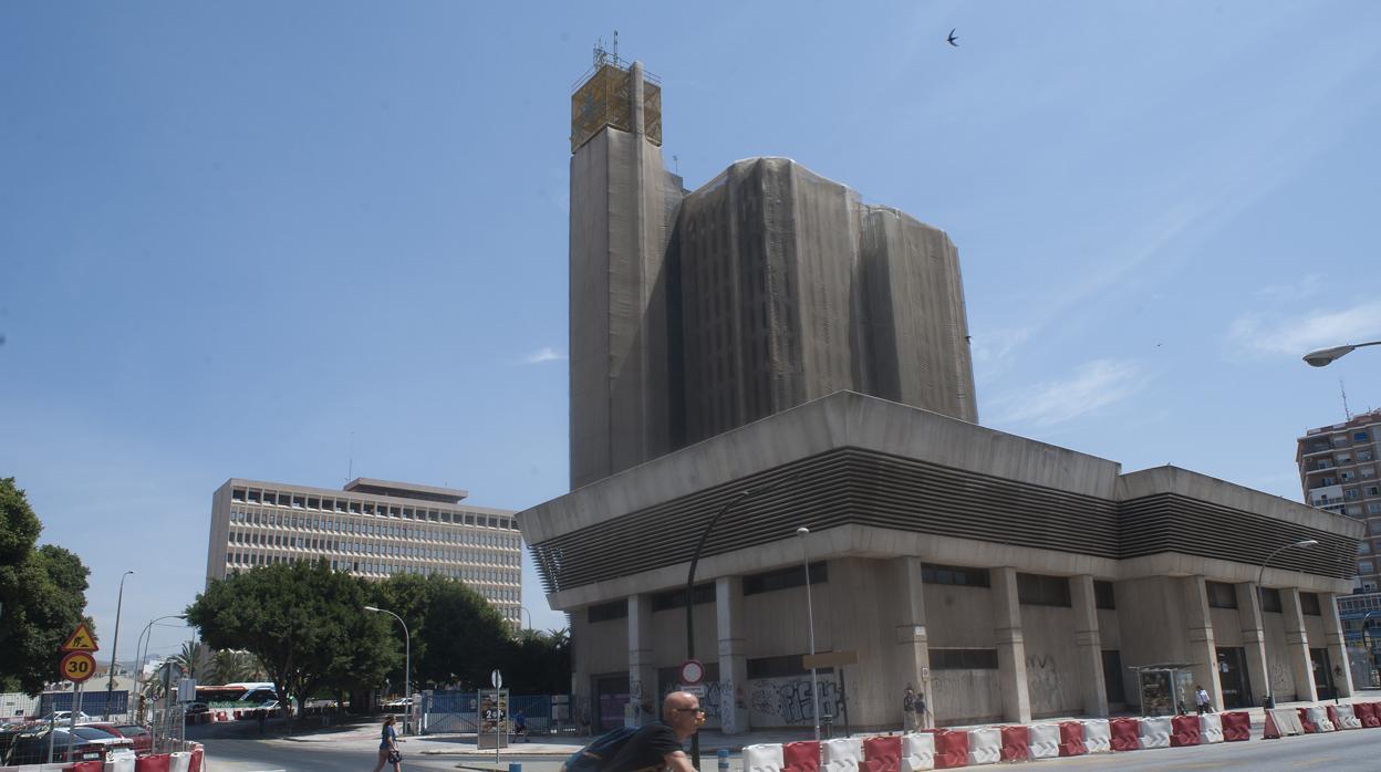 Edificio de Correos de Málaga que sale a subasta