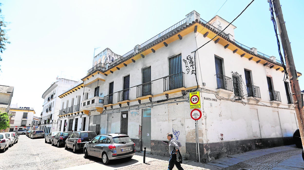 Una casa abandonada en la Plaza de la Magdalena