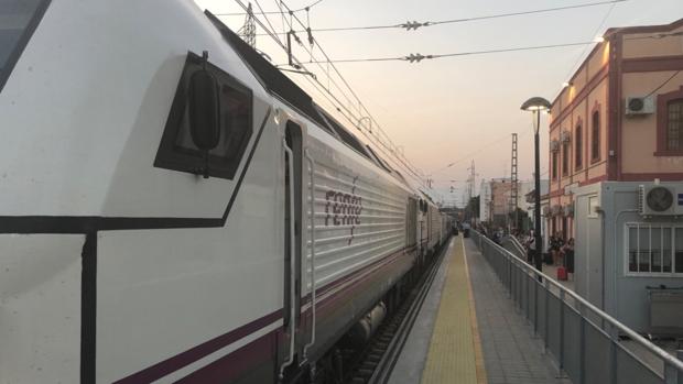 La Mesa del Tren denuncia que el AVE no llegará a Almería hasta 2026