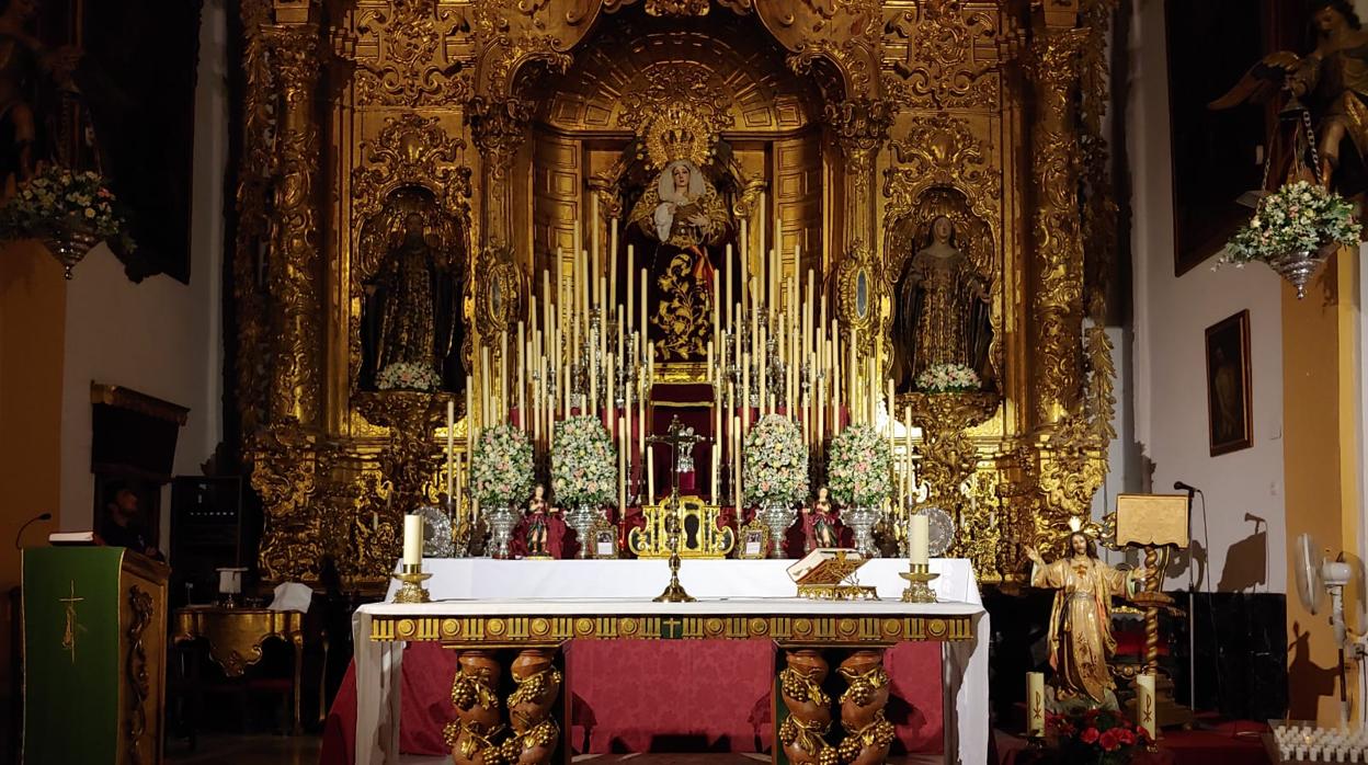 Altar de cultos a María Santísima del Amor