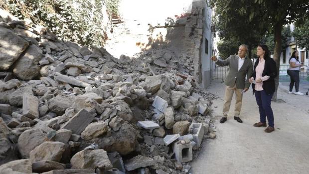 La calle San Fernando de Córdoba vuelve a abrir al tráfico