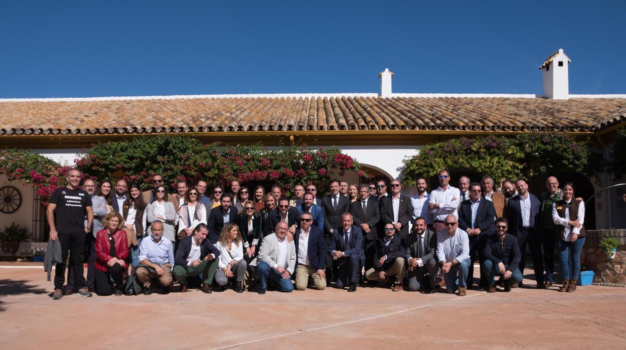 Asistentes al acto de inauguración