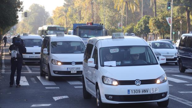 El taxi de Córdoba vuelve a la carga contra Uber