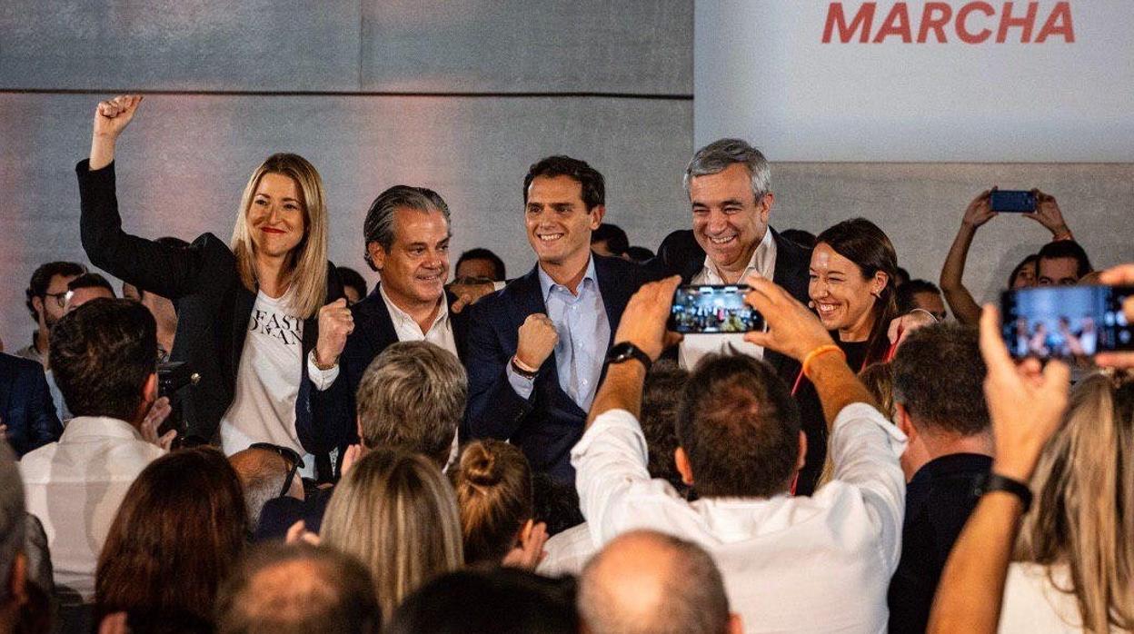 María Muñoz, Marcos de Quinto, Albert Rivera, Luis Garicano y Marina Bravo durante el acto en Málaga