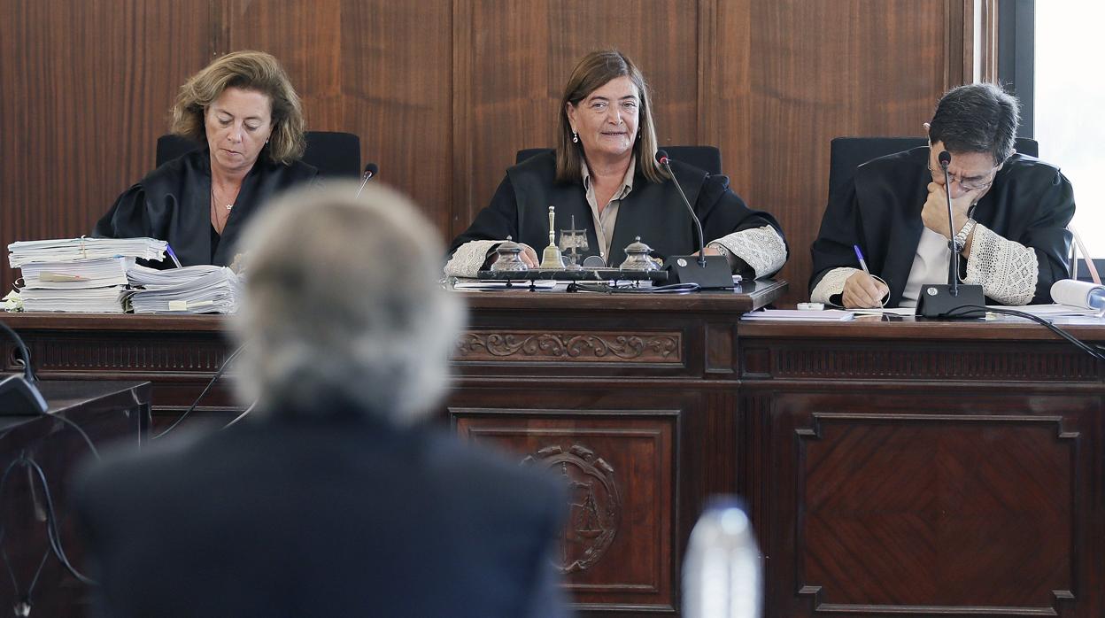 El tribunal en el único juicio del caso Invercaria que se ha celebrado hasta ahora