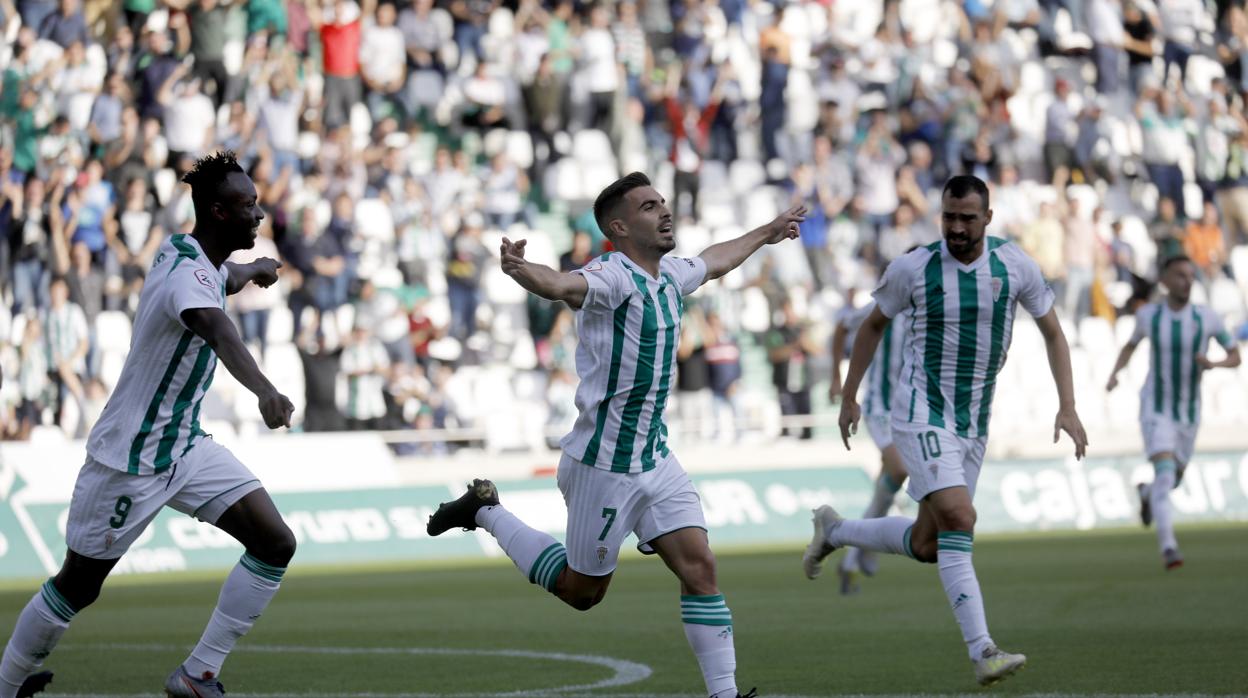 Zelu celebra el gol ante el San Fernando