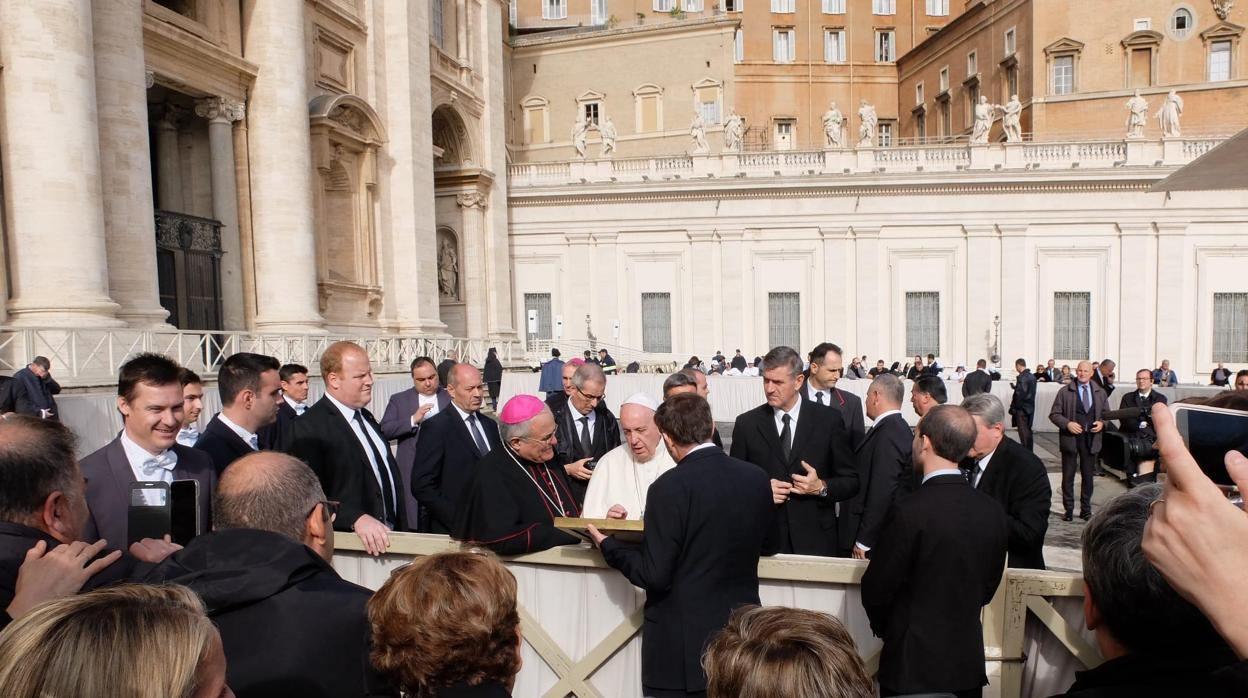 Encuentro entre la Agrupación de Cofradías de Córdoba y el Papa Francisco