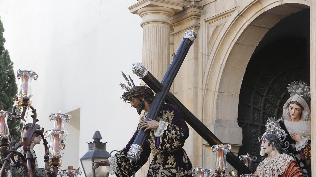 El Señor de la Santa Faz, al salir de la Trinidad